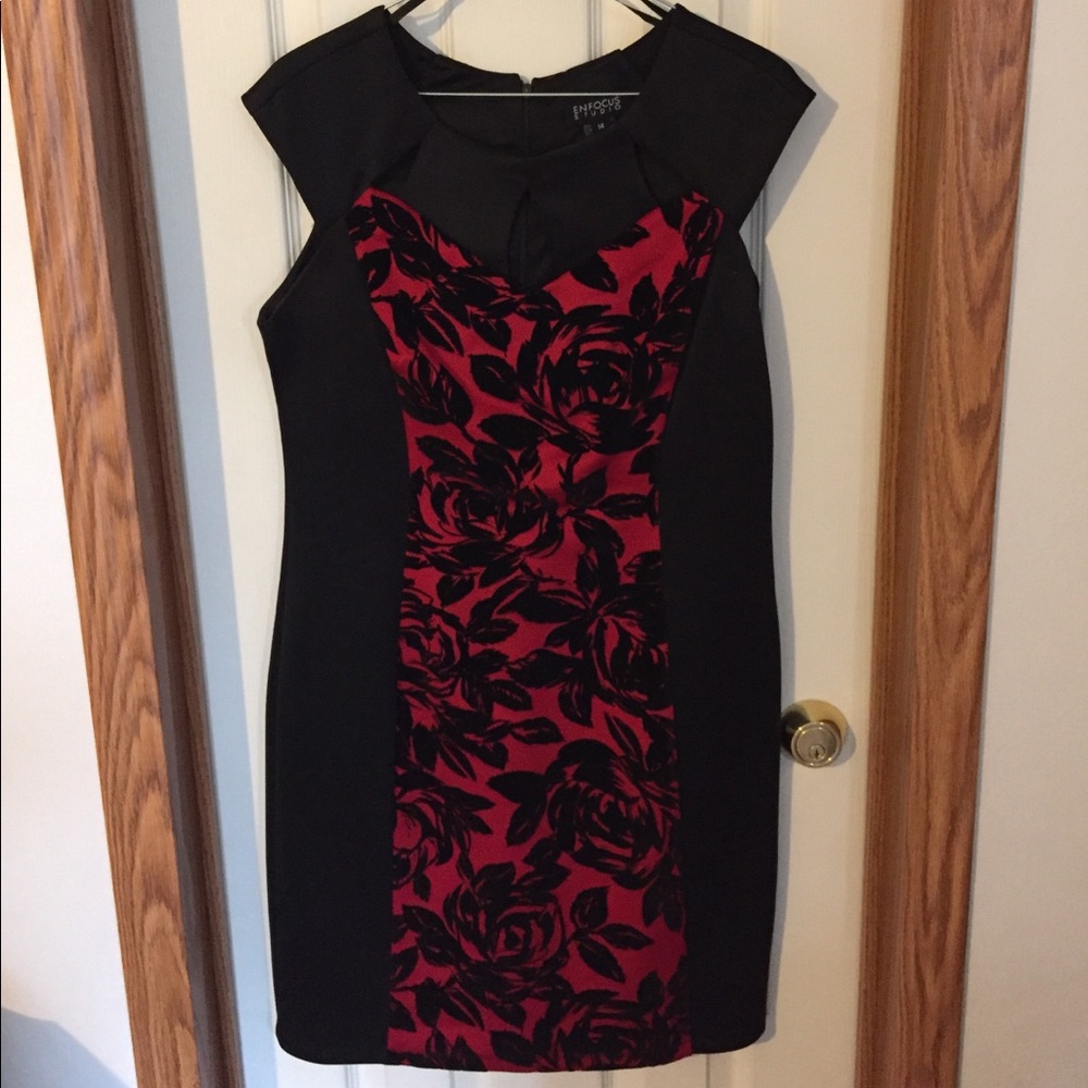 ENFOCUS STUDIO Black & Red floral Sleeveless dress